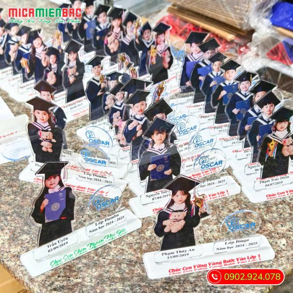 Kỷ niệm chương mica giá rẻ