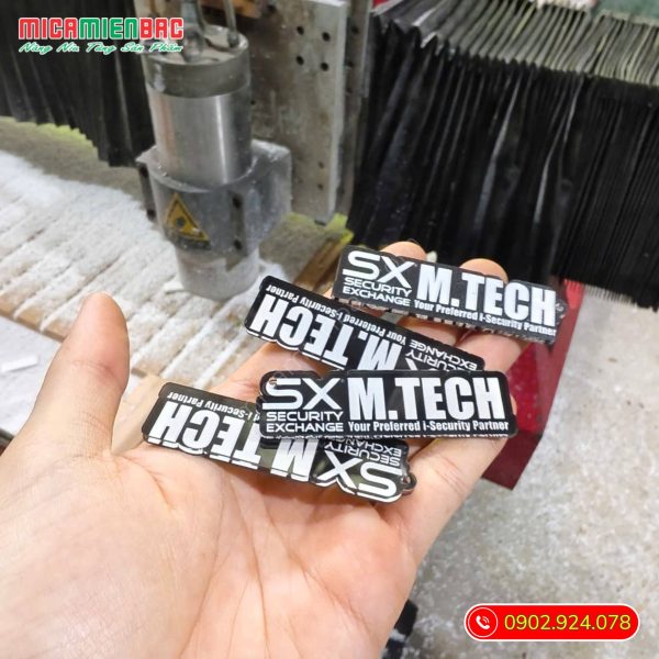 cắt chữ mica giá rẻ