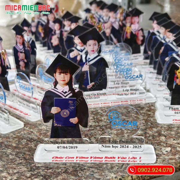 cúp tốt nghiệp giá rẻ