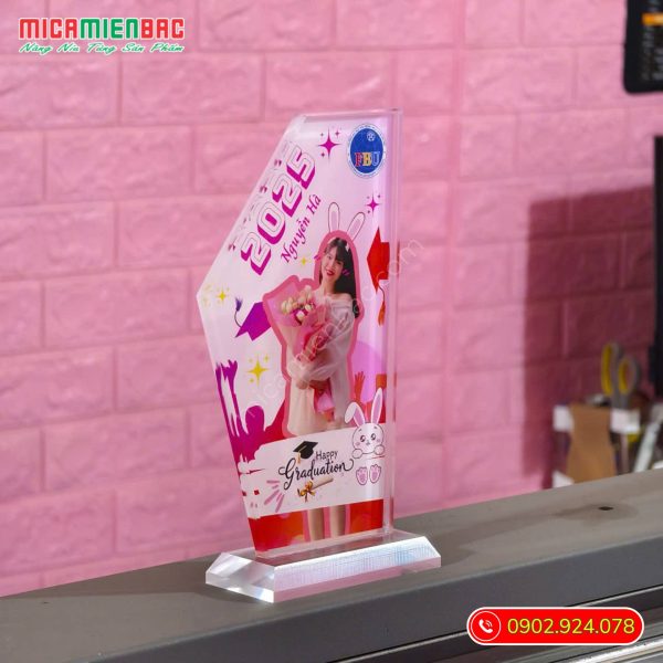 cúp tốt nghiệp mica