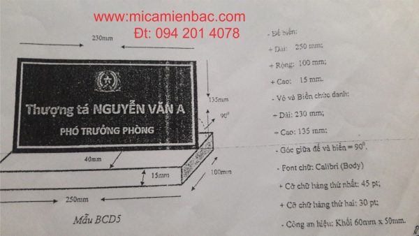 làm biển chức danh công an mica