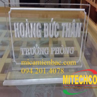 Kệ chức danh mica