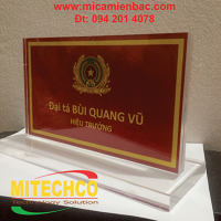 Mẫu biển chức danh để bàn được ưa chuộng hiên nay