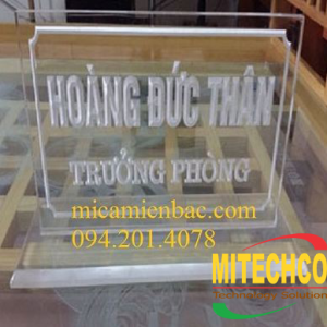 Biển chức  danh để bàn mica đẹp sang trọng