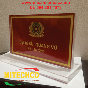 Biển chức  danh để bàn mica đẹp sang trọng