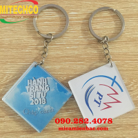 Làm móc khóa mica in hình theo yêu cầu