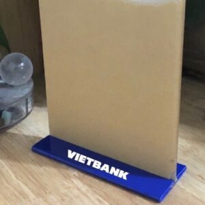 Kệ menu mica để mã QR code để bàn ngân hàng VietBank