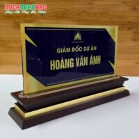 Biển chức danh đế gỗ UV