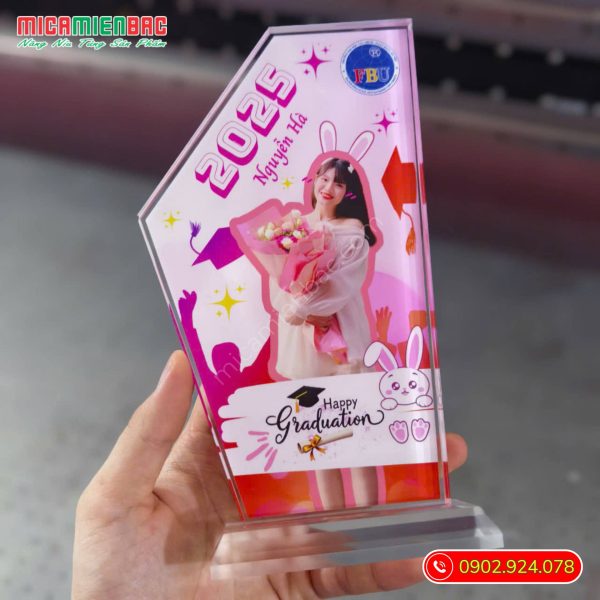 cúp tốt nghiệp